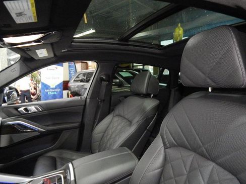 Used 2025 BMW X6 xDrive40i image 36