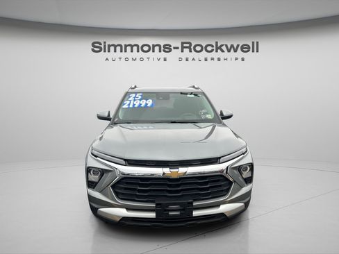 Used 2025 Chevrolet TrailBlazer LT w/ Driver Confidence Package image 1