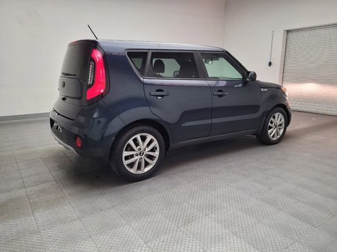 Used 2019 Kia Soul + image 10