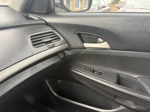 Used 2010 Honda Accord LX image 19