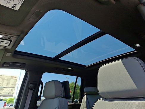 New 2026 GMC Yukon XL Elevation w/ Elevation Premium Package AWD/4WD image 11