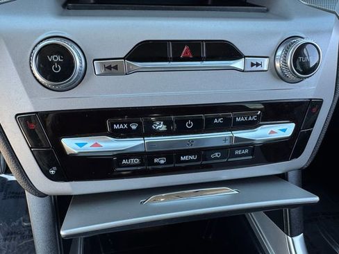 Used 2023 Ford Explorer XLT w/ Equipment Group 202A image 28