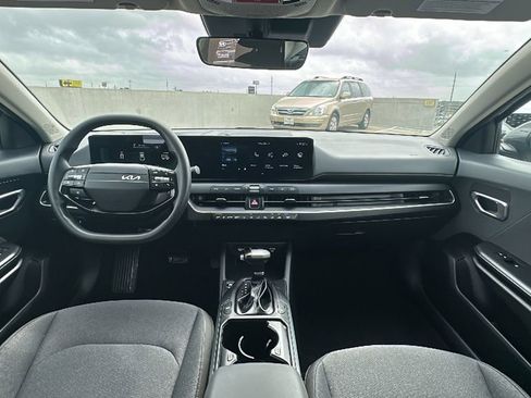 Used 2025 Kia K4 LXS image 21