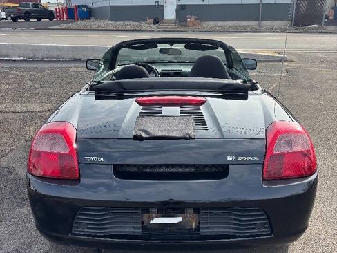 Used 2000 Toyota MR2 image 10