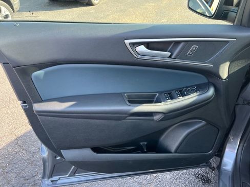 Used 2024 Ford Edge SEL w/ Sport Appearance Package image 19