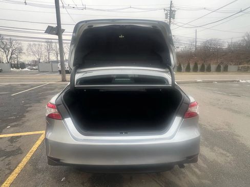 Used 2020 Toyota Camry LE w/ Convenience Package image 9