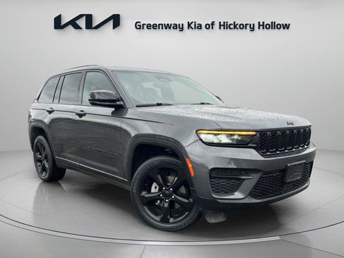 Used 2023 Jeep Grand Cherokee Altitude image 1