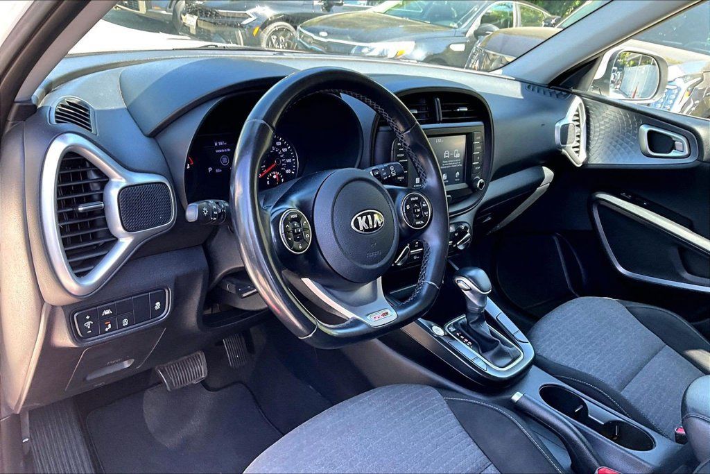 Used 2020 Kia Soul GT-Line w/ GT 2.0L Power Sunroof Package FWD image 9