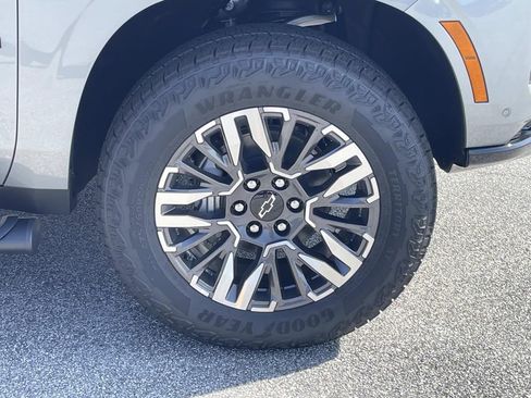 New 2026 Chevrolet Suburban Z71 w/ Comfort Package image 10