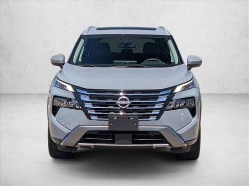 Used 2024 Nissan Rogue SL w/ SL Premium Package FWD image 2