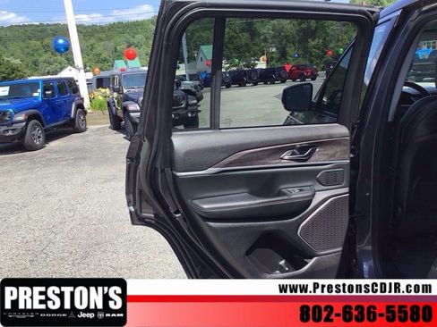 Used 2024 Jeep Grand Cherokee Limited 4xe AWD/4WD image 24