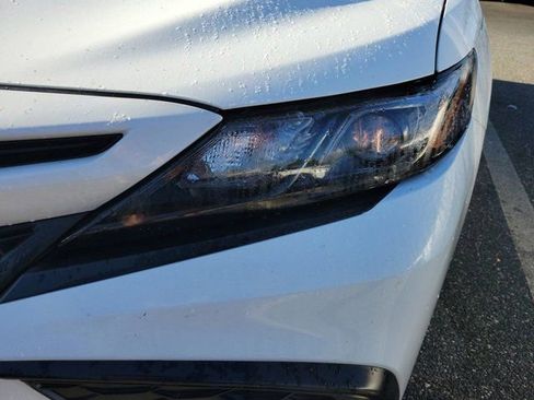 Used 2024 Toyota Camry SE image 10