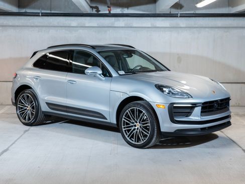 Certified 2026 Porsche Macan AWD/4WD image 7