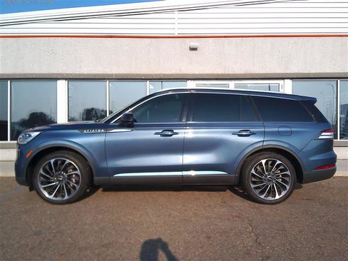 Used 2020 Lincoln Aviator Reserve w/ Equipment Group 202A AWD/4WD image 2