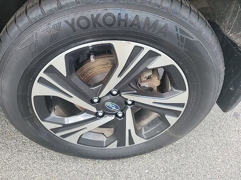 Used 2024 Subaru Crosstrek 2.0i Premium image 18