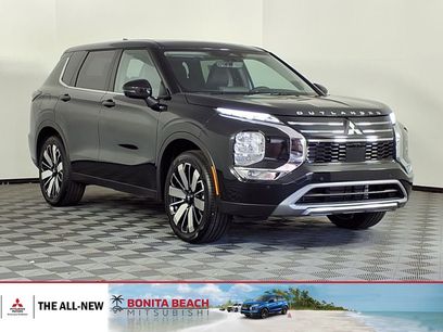Used 2025 Mitsubishi Outlander SE