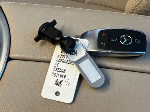 Used 2019 Mercedes-Benz C 300 4MATIC Sedan image 31