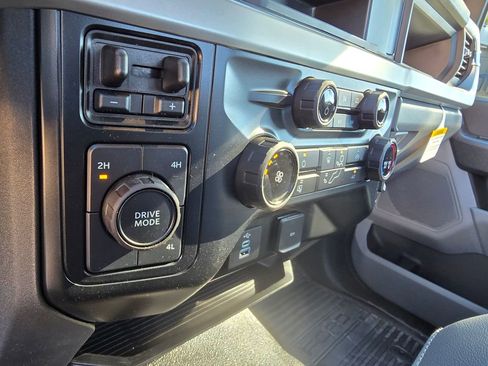New 2024 Ford F550 4x4 SuperCab Super Duty image 45