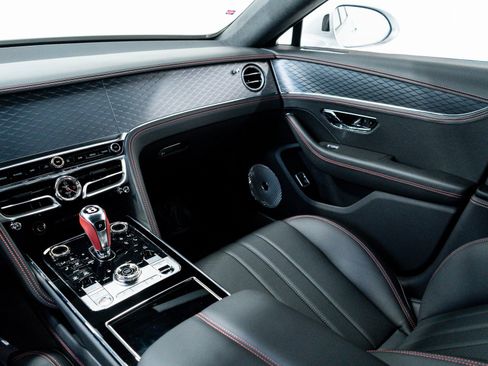 New 2025 Bentley Flying Spur Plug-In Hybrid image 28