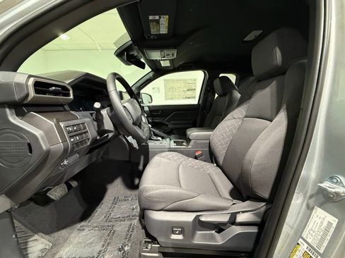 New 2026 Toyota Tacoma 2WD Xtracab image 12