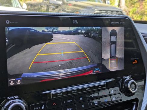 Used 2020 Toyota Highlander Platinum image 24