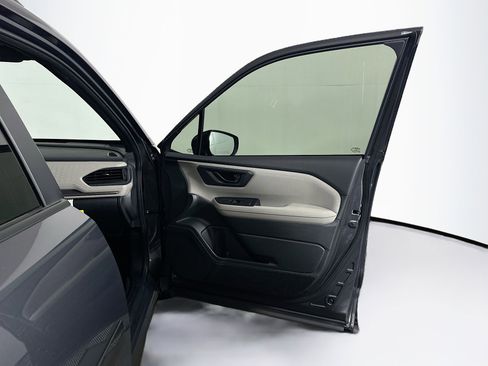 Used 2025 Subaru Forester image 30