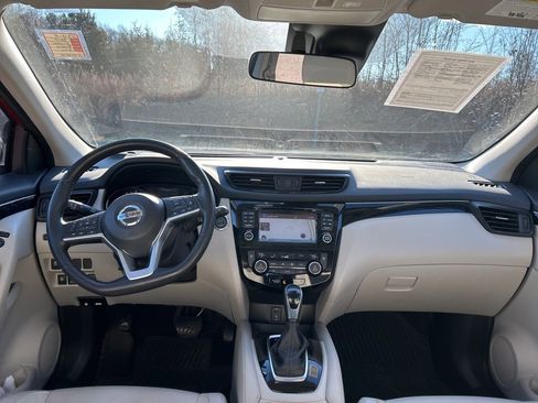 Used 2017 Nissan Rogue Sport SL w/ SL Premium Package image 6