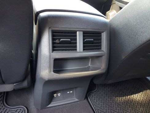 Used 2021 Volkswagen Atlas Cross Sport SE FWD image 14