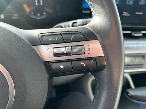 Certified 2025 Hyundai Kona SEL image 17