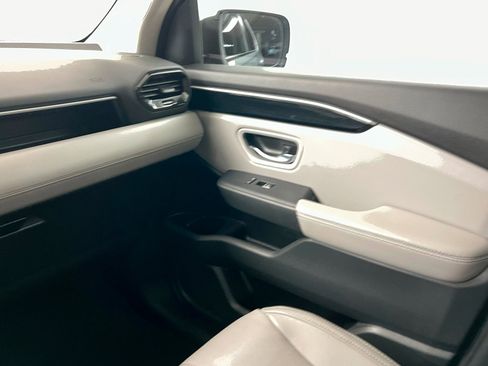 Used 2024 Honda Pilot EX-L image 11