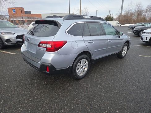 Used 2018 Subaru Outback 2.5i Premium image 6