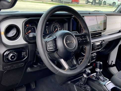 Used 2024 Jeep Wrangler Unlimited Sport AWD/4WD image 25