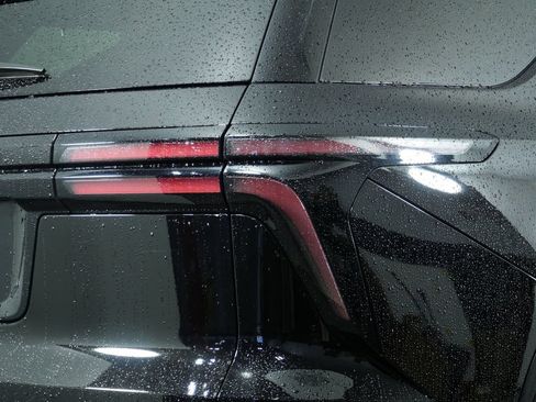 Used 2024 Chevrolet Traverse Z71 AWD/4WD image 12