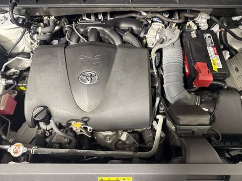 Used 2022 Toyota Highlander XLE image 30