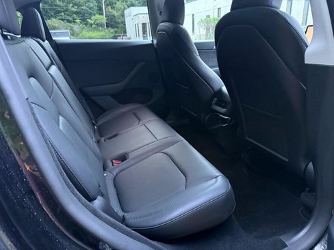 Used 2023 Tesla Model Y Long Range AWD/4WD image 11