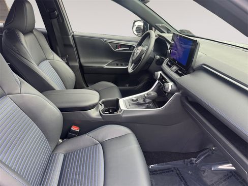 Used 2025 Toyota RAV4 XSE image 15