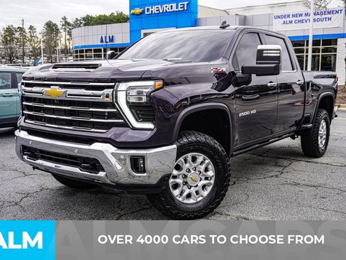 Used 2024 Chevrolet Silverado 2500 LTZ w/ LTZ Convenience Package image 3