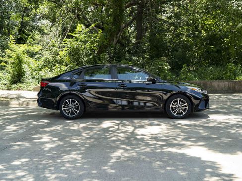 Used 2024 Kia Forte LXS FWD image 10