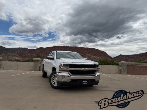 Used 2018 Chevrolet Silverado 1500 LT w/ All Star Edition AWD/4WD image 2
