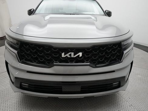 Certified 2023 Kia Sorento SX image 22
