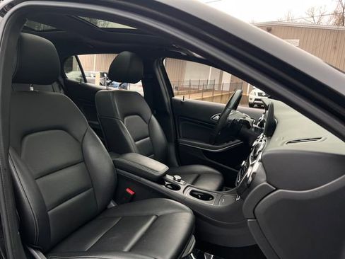 Used 2018 Mercedes-Benz GLA 250 4MATIC image 33