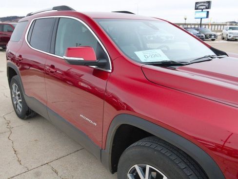 Used 2023 GMC Acadia SLT w/ Preferred Package image 10