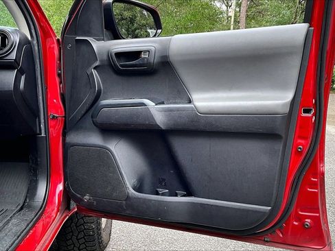 Used 2022 Toyota Tacoma SR w/ SR Convenience Package RWD image 27