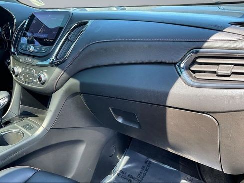 Used 2022 Chevrolet Equinox RS w/ RS Leather Package FWD image 17