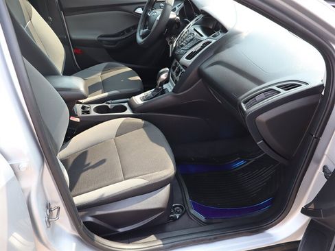 Used 2013 Ford Focus SE FWD image 9