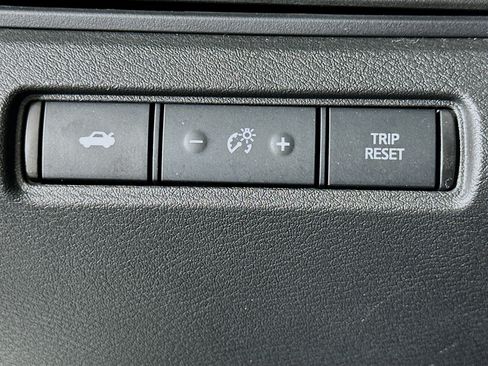 Used 2025 Nissan Altima 2.5 SV image 17