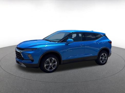 Used 2025 Chevrolet Blazer LT FWD image 7