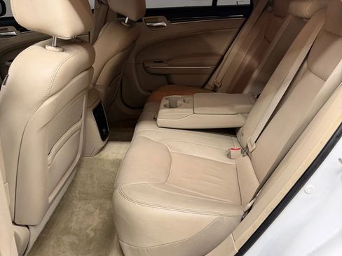 Used 2014 Chrysler 300 image 22