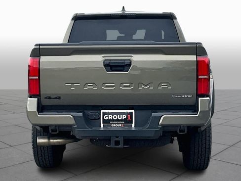 Used 2025 Toyota Tacoma TRD Off-Road image 5