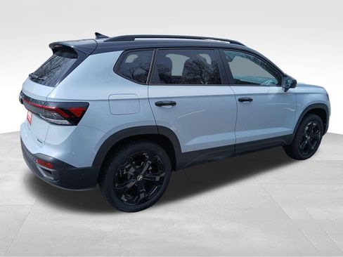 New 2026 Volkswagen Taos SE AWD/4WD image 5